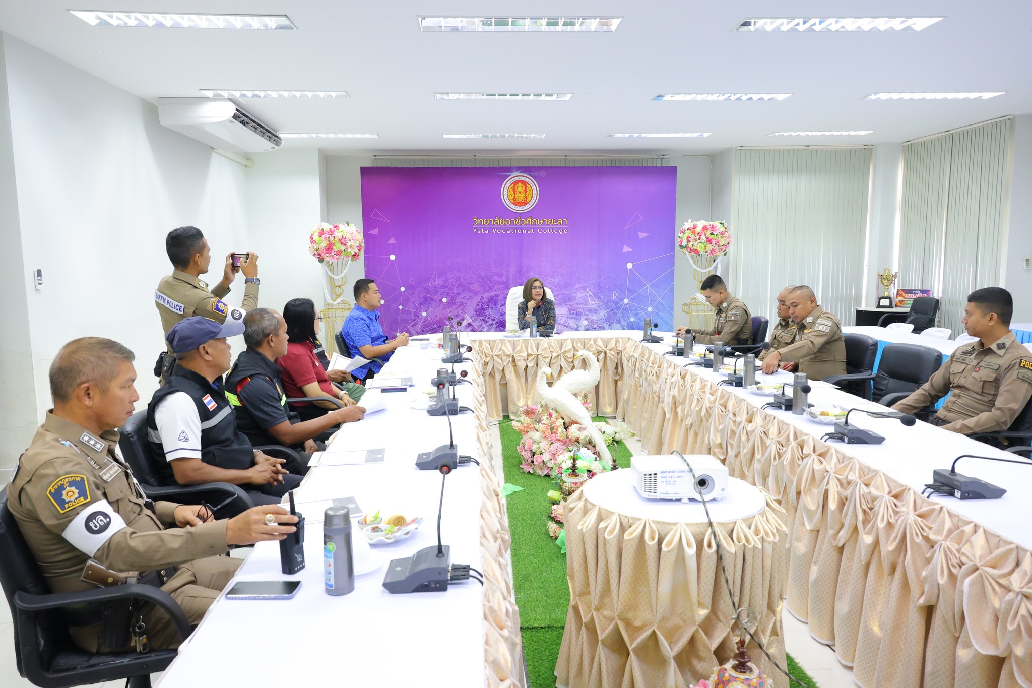 ประชุมหารือและวางแผนการจัดการพื้นที่จอดรถ งานคืนสู่เหย้า 30 ปี อาชีวะยะลา