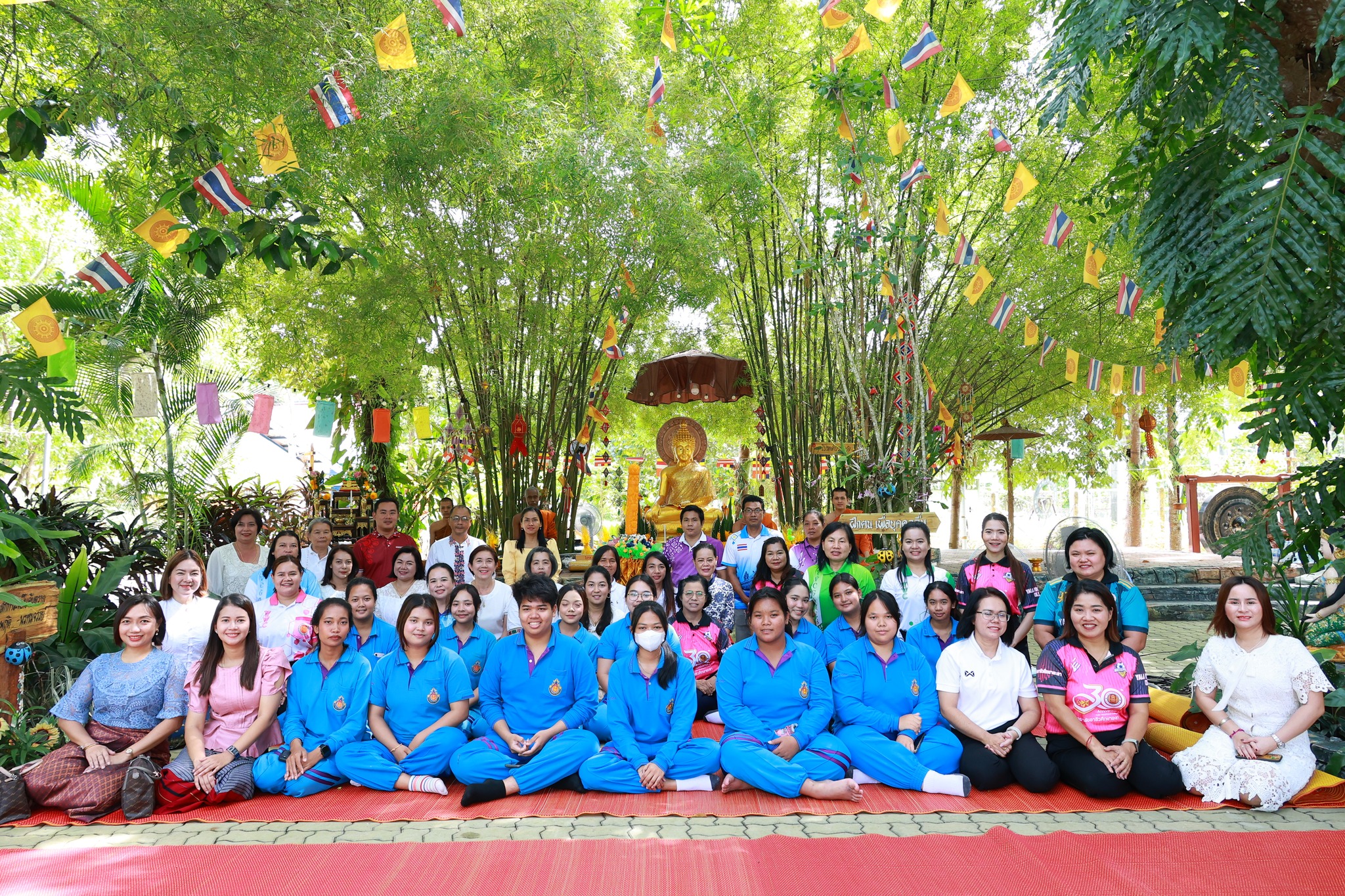 ร่วมแห่เทียนพรรษาและนำต้นเทียนถวาย ณ วัดวาลุการาม (คลองทรายใน) เนื่องในเทศกาลวันอาสาฬหบูชาและวันเข้าพรรษา ประจำปีพุทธศักราราช 2568
