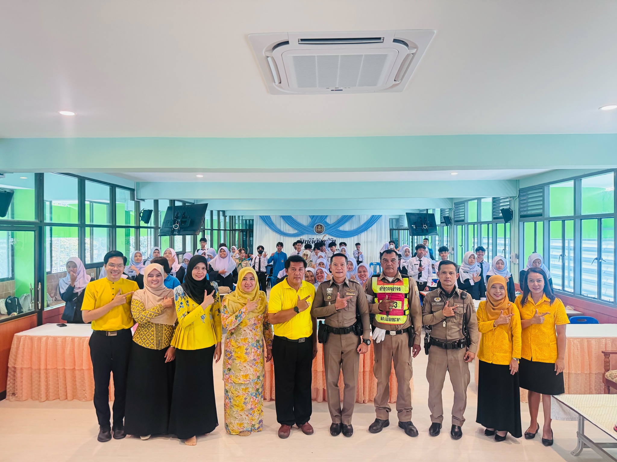 โครงการเสริมสร้างวินัยจราจรและความปลอดภัยทางถนนสำหรับนักเรียน นักศึกษา