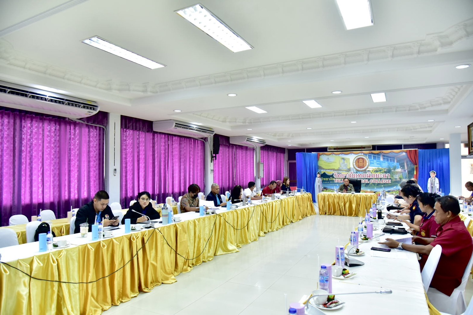 ให้การต้อนรับและอำนวยความสะดวกในการประชุมขับเคลื่อนนโยบาย Soft Power ในพื้นที่จังหวัดชายแดนภาคใต้