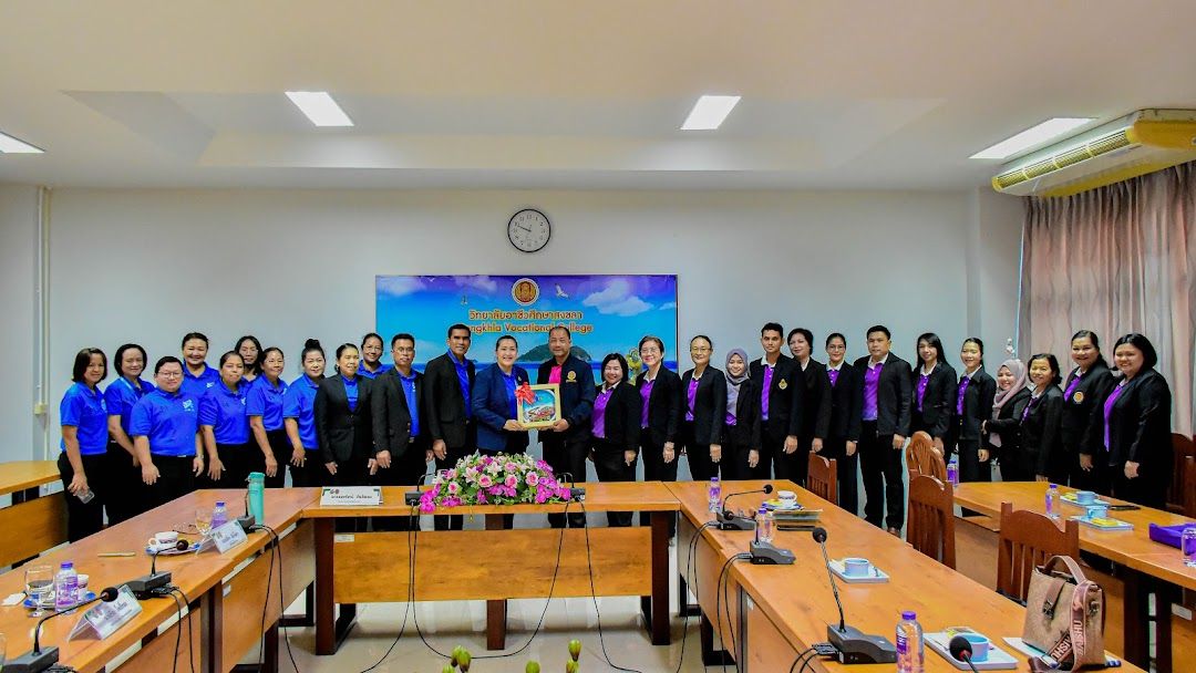 โครงการการเตรียมความพร้อมสถานศึกษาเพื่อยกระดับคุณภาพสถานศึกษาสู่ Excellence Center