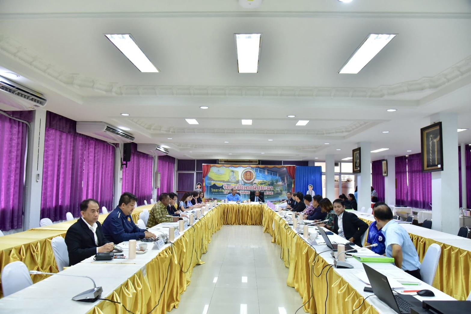การประชุมการประเมินความพร้อมและศักยภาพในการขออนุมัติเปิดสอนหลักสูตรอาชีวศึกษา หลักสูตรประกาศนียบัตรวิชาชีพชั้นสูง(ปวส.) พ.ศ.2567