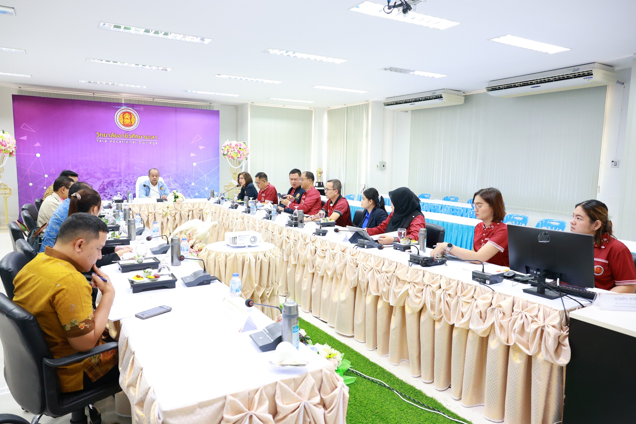 ประชุมการเตรียมความพร้อมการจัดงานการประกวดสิ่งประดิษฐ์ของคนรุ่นใหม่ ประจำปีการศึกษา 2568 ระดับกลุ่มจังหวัด