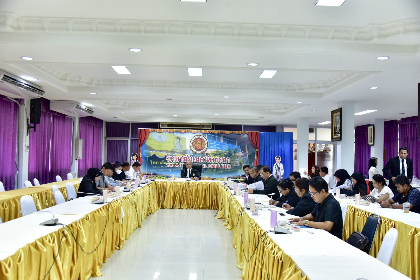 ประชุมเตรียมความพร้อมต้อนรับรองนายกรัฐมนตรีและรัฐมนตรีว่าการกระทรวงเกษตรและสหกรณ์ ตรวจราชการในพื้นที่จังหวัดยะลา