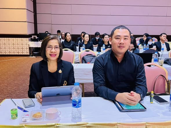 การประชุมเชิงปฏิบัติการพัฒนางานวิจัยและนวัตกรรมเกี่ยวกับการจัดการเรียนรู้ของครูและการบริหารสถานศึกษาของผู้บริหาร ในการพัฒนาผลงานทางวิชาการวิทยฐานะเชี่ยวชาญ (PA)
