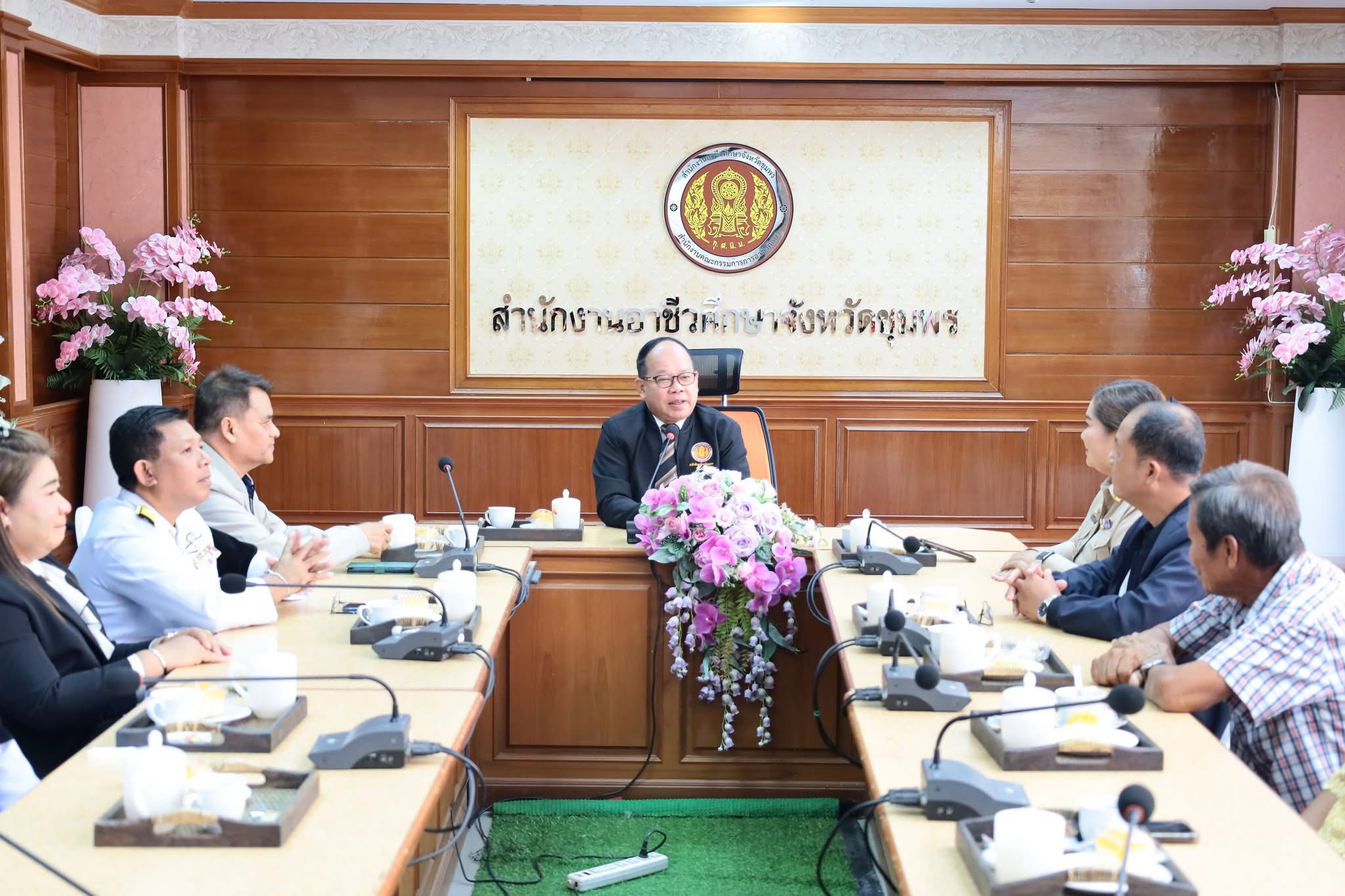 ร่วมแสดงความยินดีกับนางสาวนรีกานต์ บุญราศรี ในโอกาสได้รับการแต่งตั้งให้ดำรงตำแหน่ง รองผู้อำนวยการ วิทยาลัยอาชีวศึกษาชุมพร