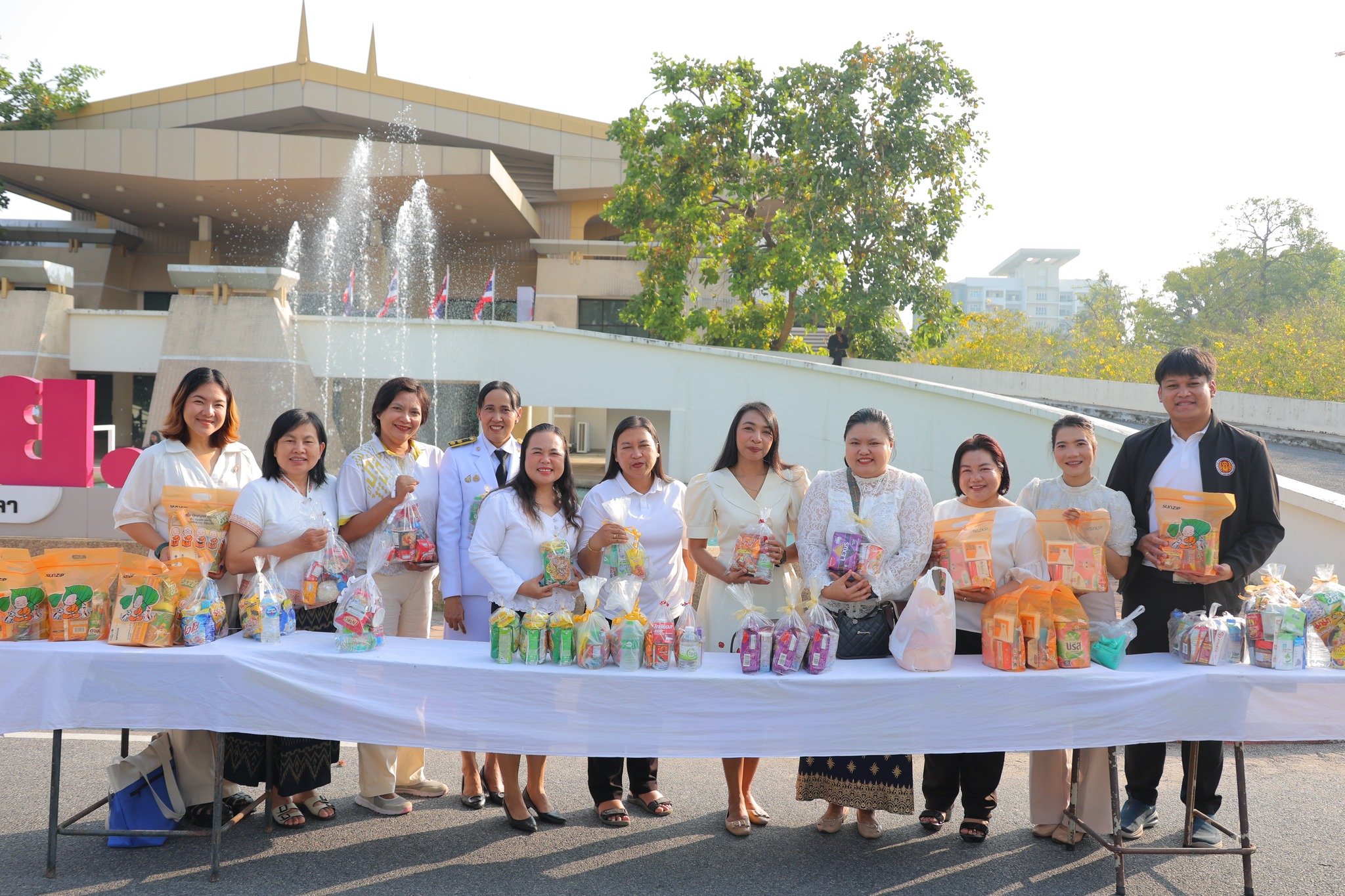 พิธีเจริญพุทธมนต์และพิธีทำบุญตักบาตรถวายพระราชกุศล เนื่องในพิธีวันที่ระลึก พระบาทสมเด็จพระพุทธยอดฟ้าจุฬาโลกมหาราช และวันที่ระลึกมหาจักรีบรมราชวงศ์ ประจำปี 2569