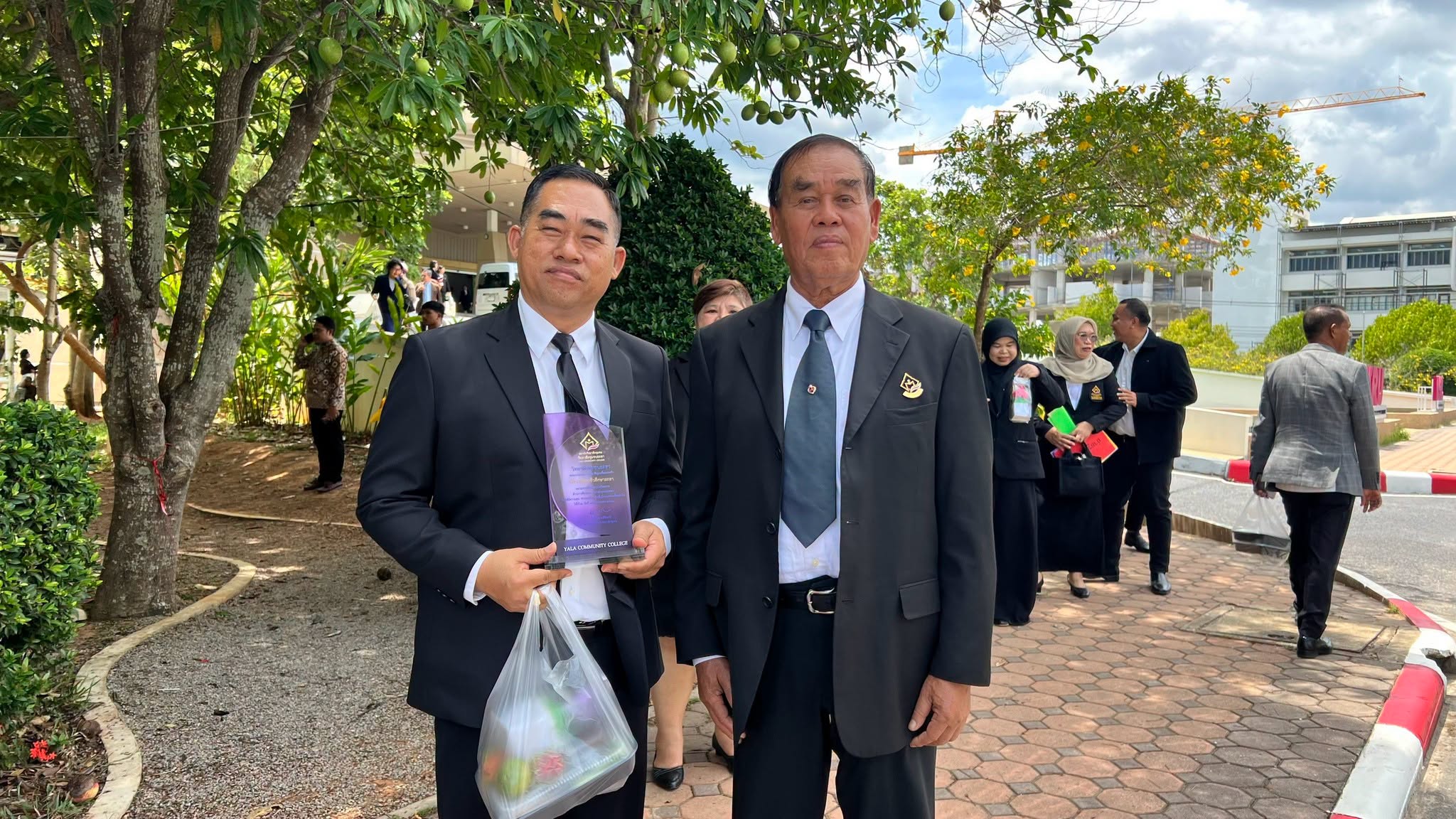 พิธีประสาทอนุปริญญาวิทยาลัยชุมชนยะลาประจำปีการศึกษา 2568
