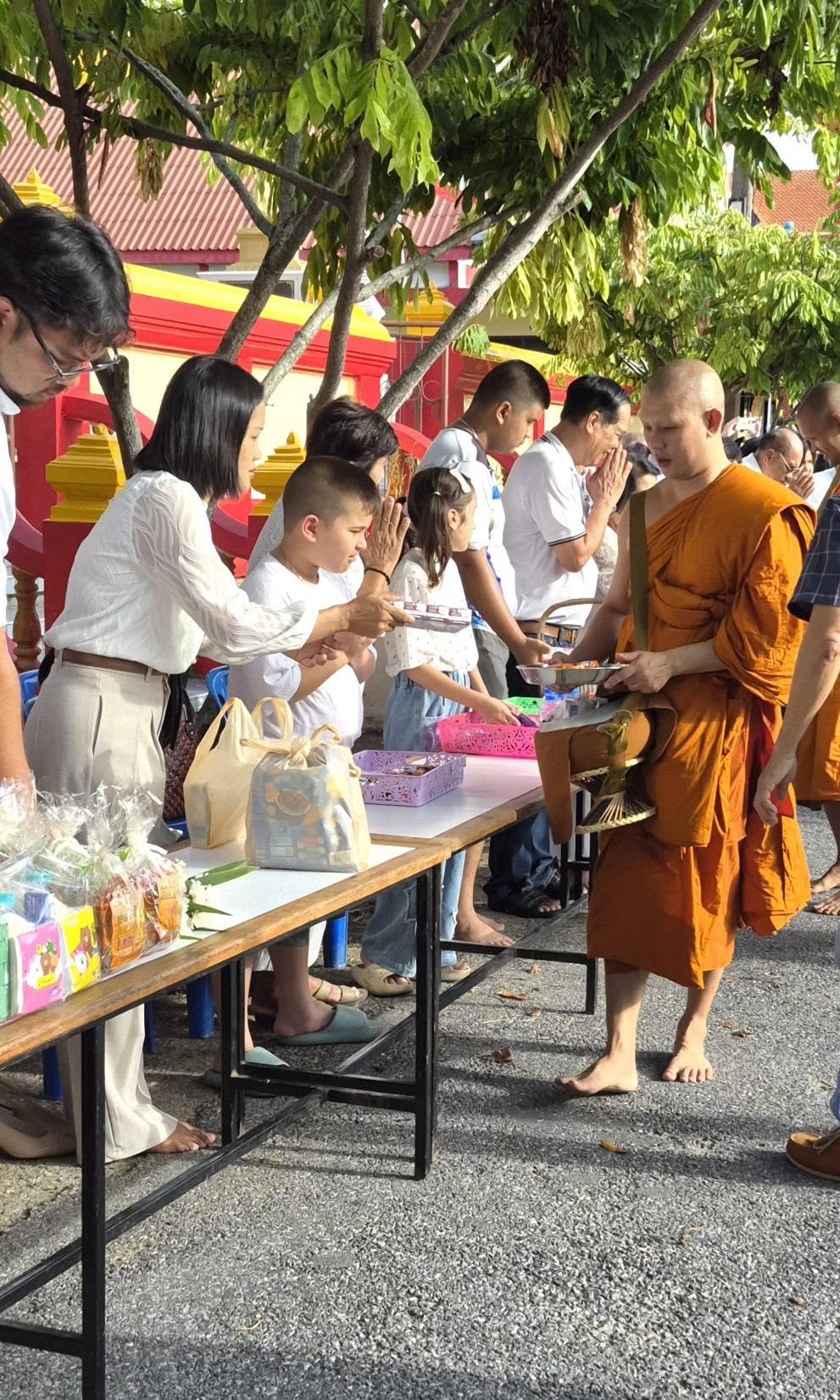 พิธีทำบุญตักบาตร เนื่องในวันวิสาขบูชา ประจำปี พ.ศ.2569