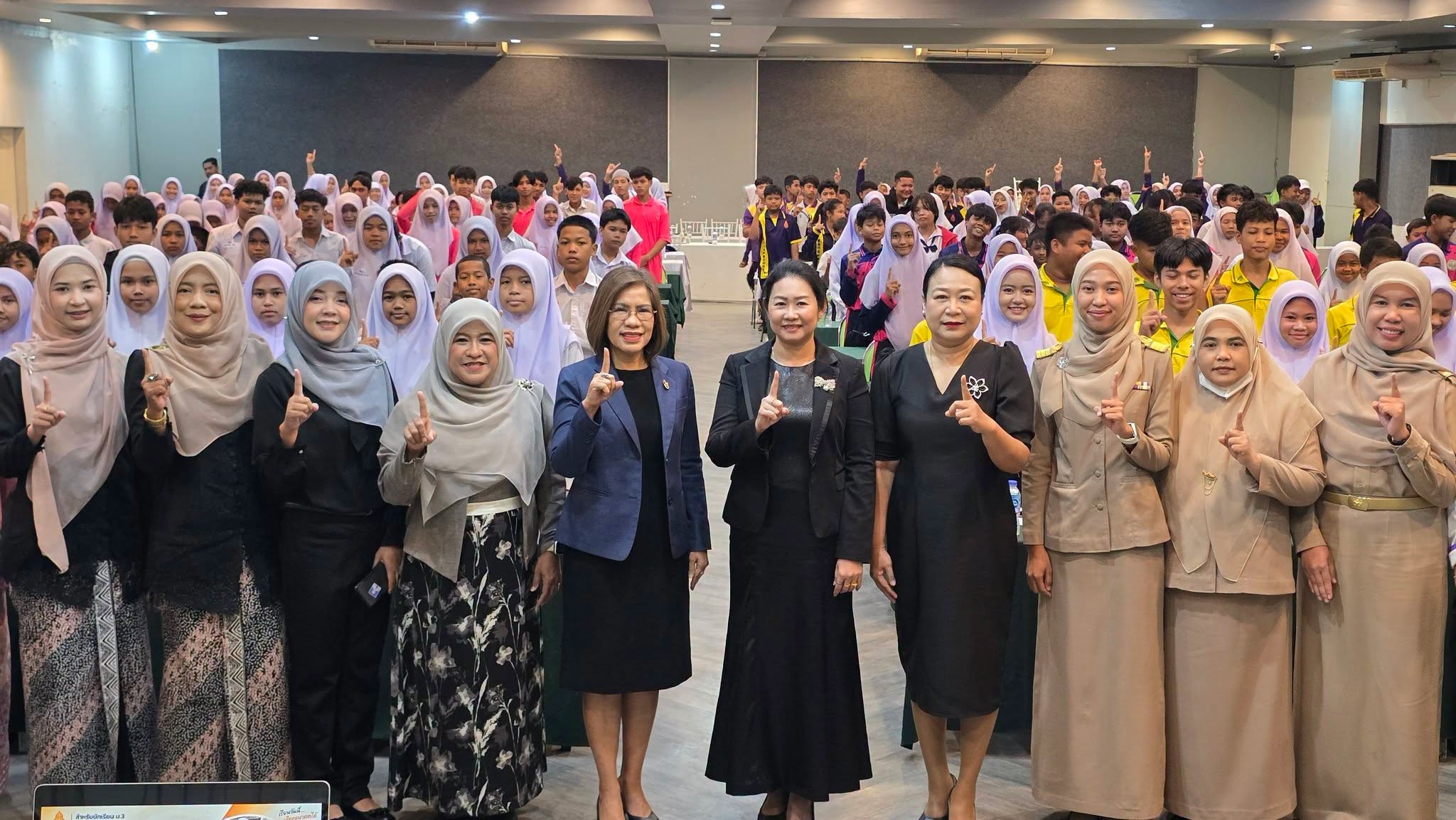 โครงการส่งเสริมทักษะทางด้านอาชีพให้กับนักเรียนในจังหวัดชายแดนภาคใต้ ประจำปีงบประมาณ พ.ศ. 2569