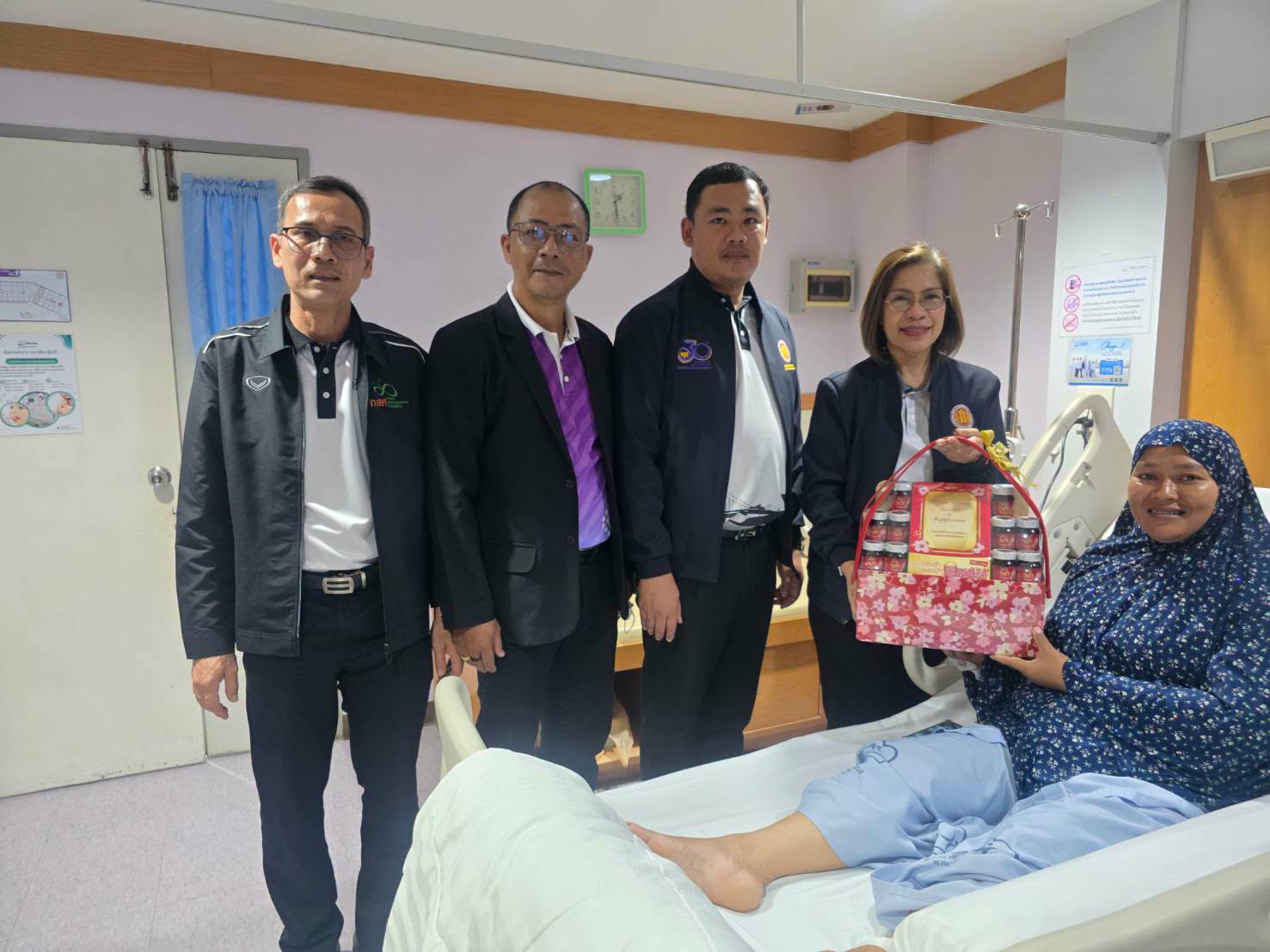 เยี่ยมให้กำลังใจนางสาวแวเมาะห์ เจะหาด ครูแผนกวิชาเทคโนโลยีธุรกิจดิจิทัล