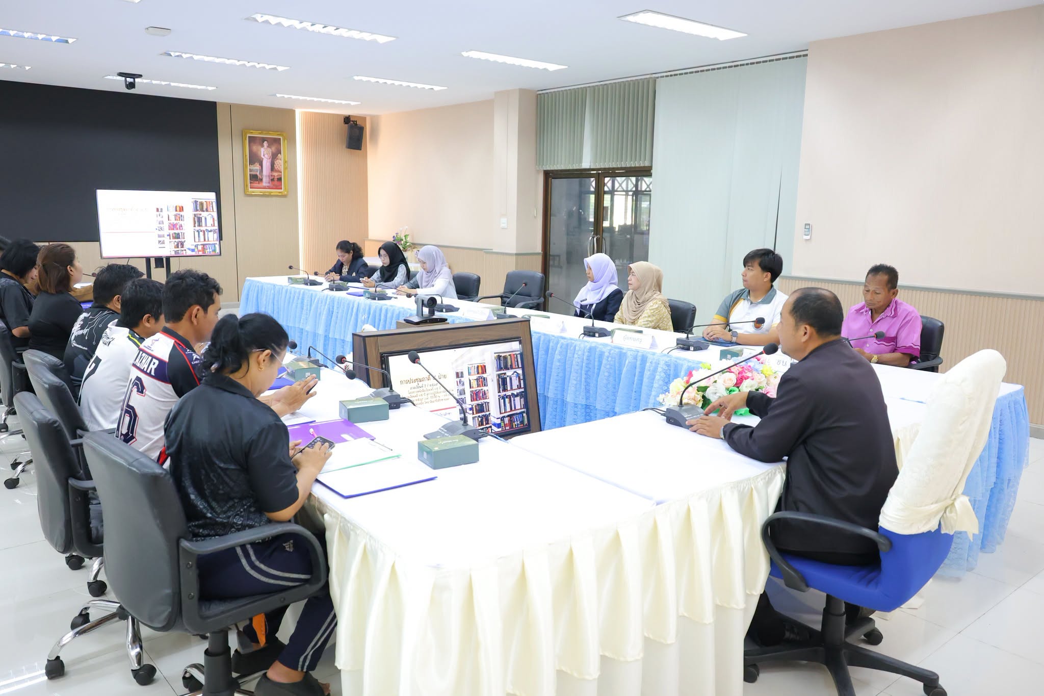 การประชุมพิจารณากลั่นกรองการจัดซื้อหนังสือเรียน โครงการสนับสนุนค่าใช้จ่ายในการจัดการศึกษาโดยไม่เสียค่าใช้จ่าย 15 ปี (โครงการหนังสือเรียนฟรี) ประจำภาคเรียนที่ 2 ปีการศึกษา 2569